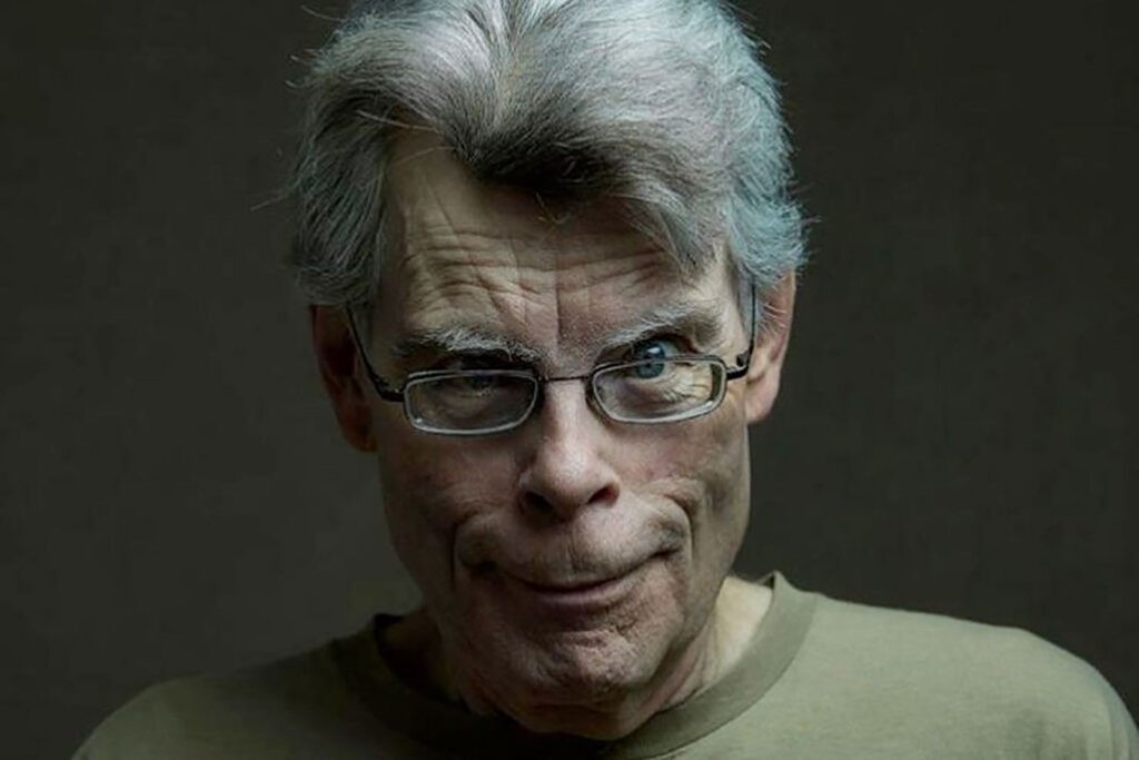 Stephen King, autor de obras como: El Resplandor e IT, el payaso