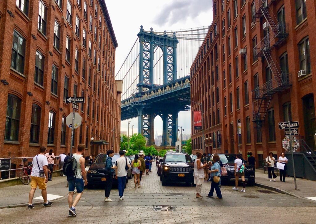 EL PUENTE DE BROOKLYN CUMPLE 141 AÑOS, ¿QUERES CONOCERLO?