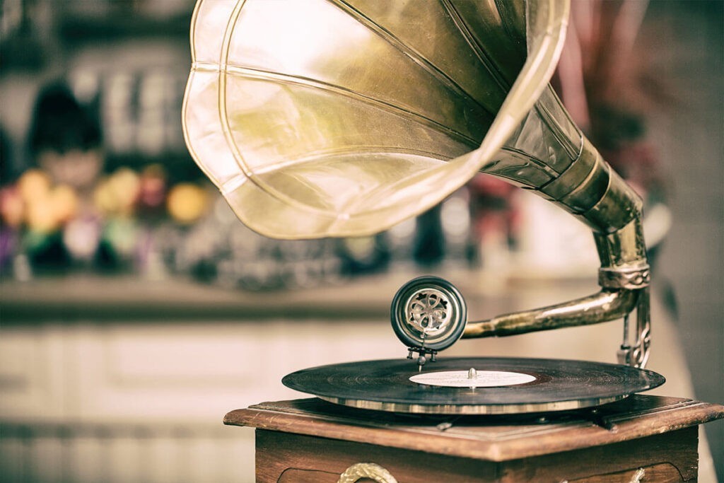 LA EVOLUCION DE LOS DISPOSITIVOS MUSICALES
