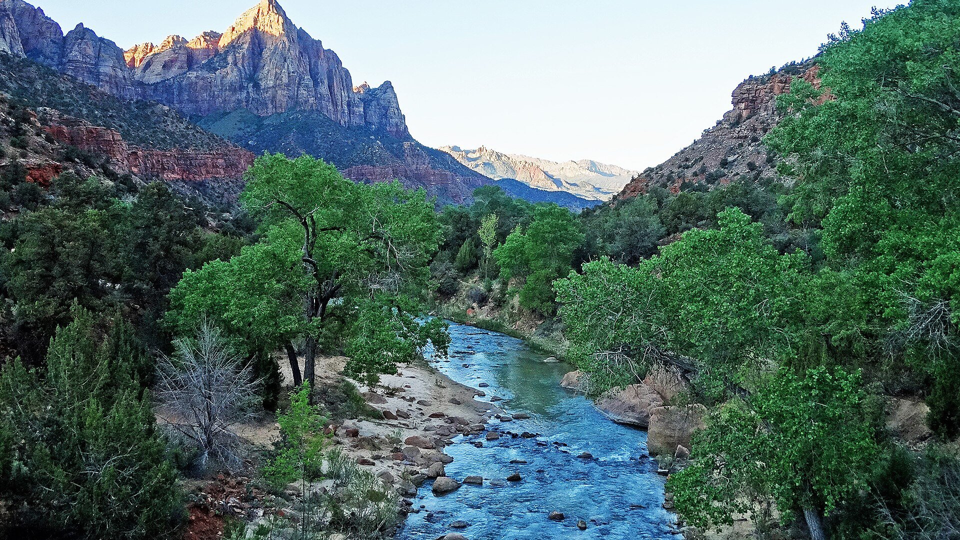 Zion y Bryce Canyon: dos parques gigantes a un solo tanque de nafta